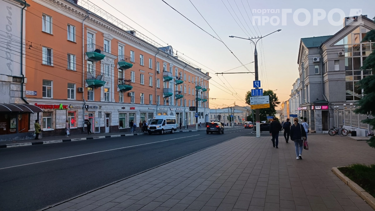 Обязаны ли водители пропускать «маршрутки»: что на самом деле говорит ПДД — многие ошибаются