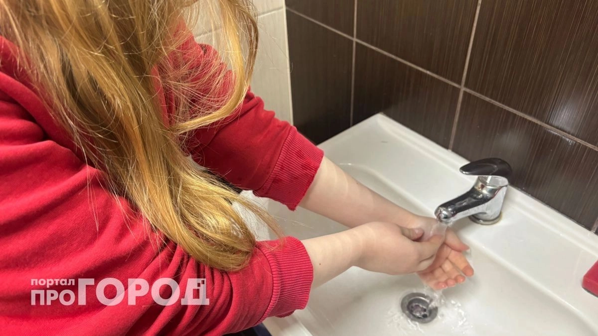 Больше никаких мучений с кастрюлями: простой лайфхак как навсегда забыть об отключении горячей воды в доме