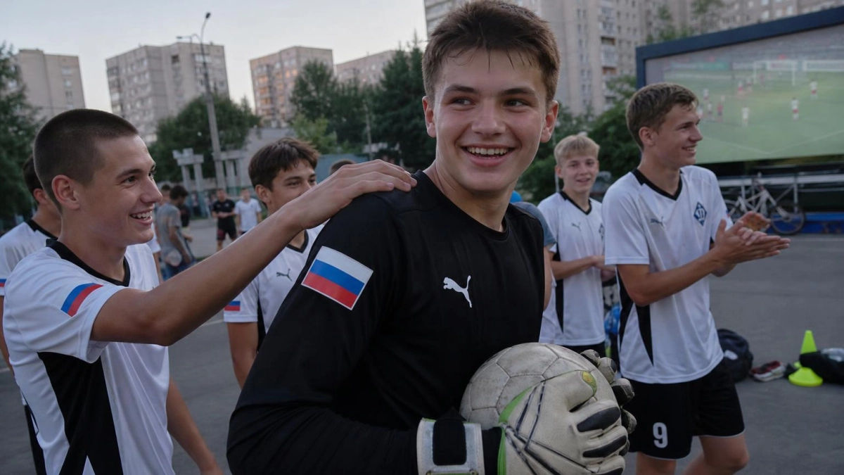 Сафонов сорвал овации на параде ПСЖ — первый россиянин с Лигой чемпионов