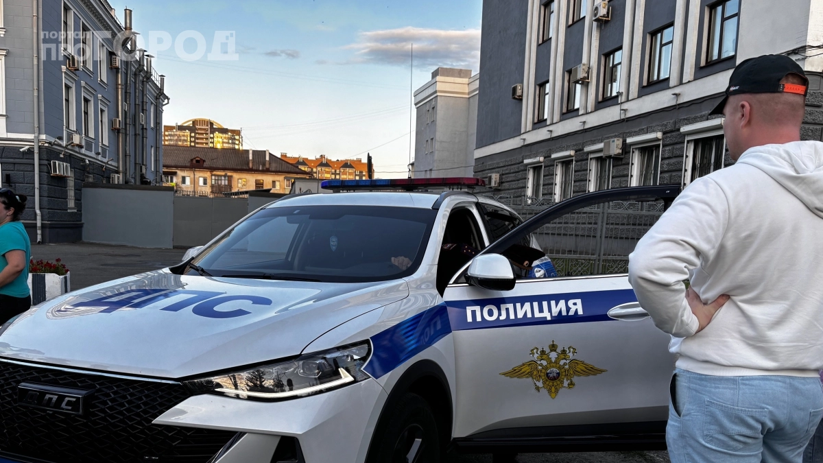 Выехал на встречку — и тут сюрприз: инспектор в гражданской машине уже всё видел