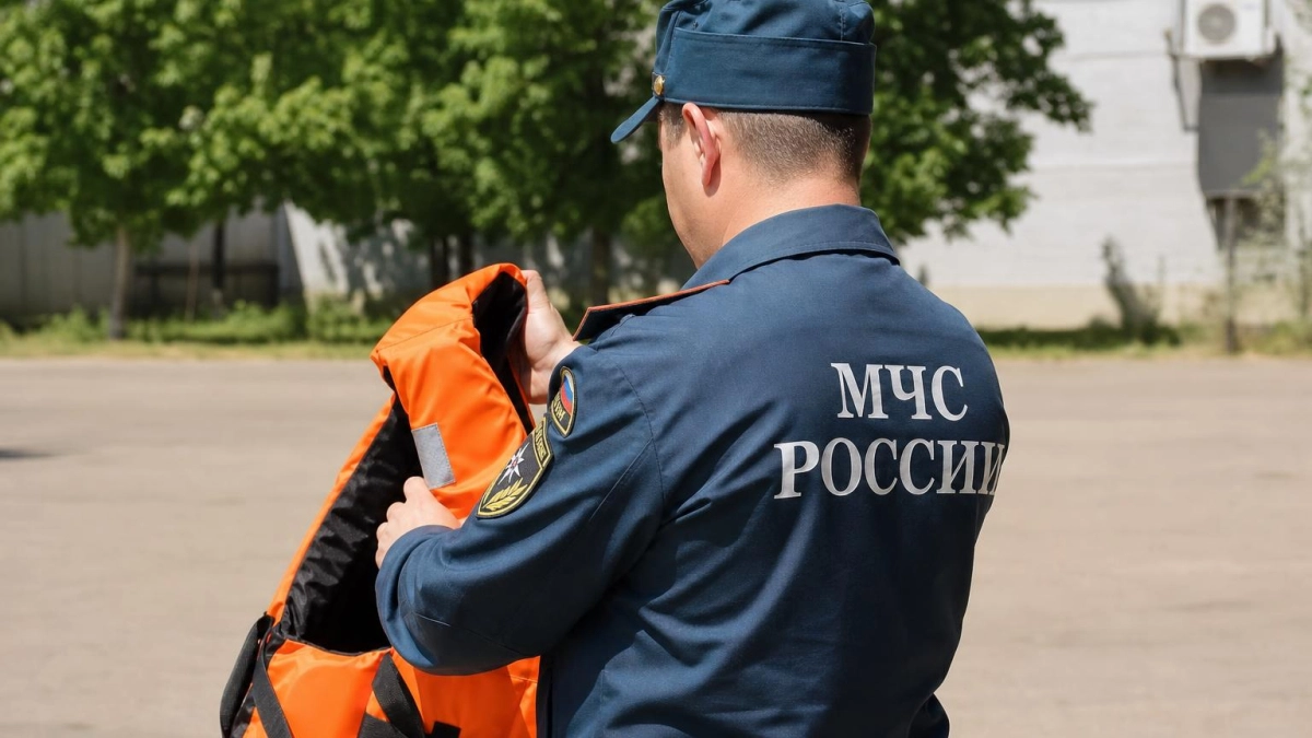 Спасатели провели 30 уроков безопасности для 3000 школьников в пришкольных лагерях