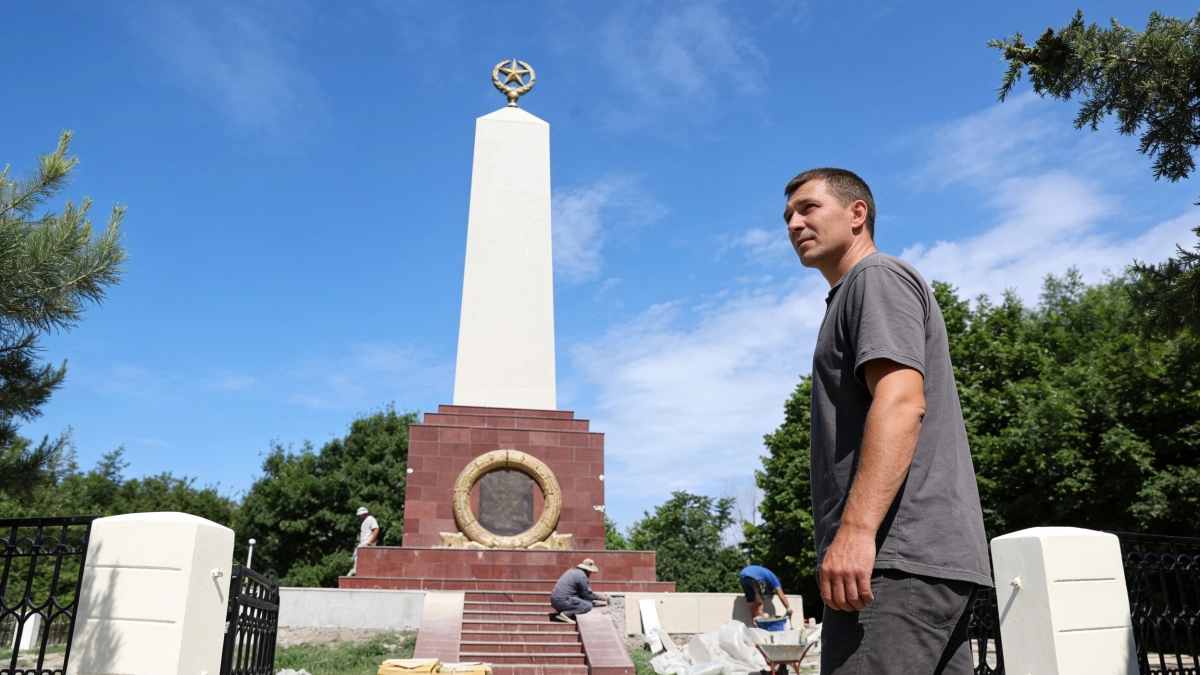 В Геленджике подрядчик полностью переделывает ремонт Братской могилы 69 советских воинов