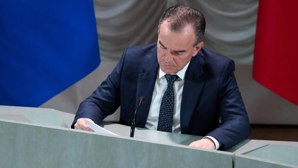 После атаки на автобус с детьми губернатор пообещал наказать виновных