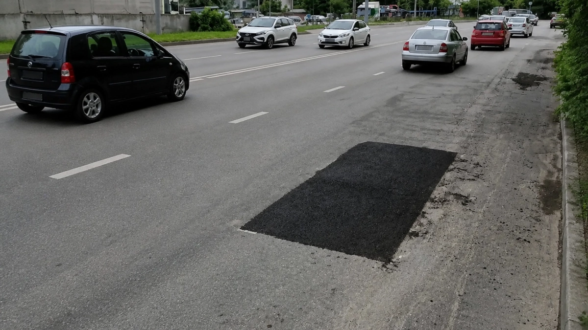 В Краснодаре после сигнала из соцсетей восстановили участок на улице Уральской
