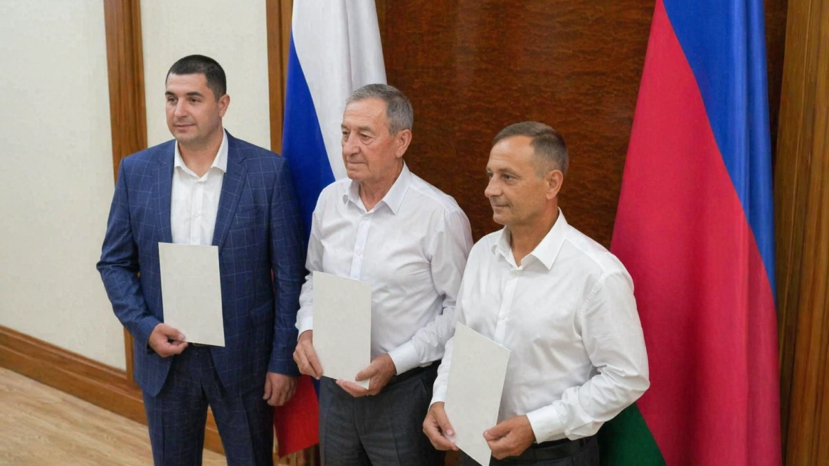 Трое работников транспортной отрасли Кубани получили награды за восстановление дорог Херсонщины