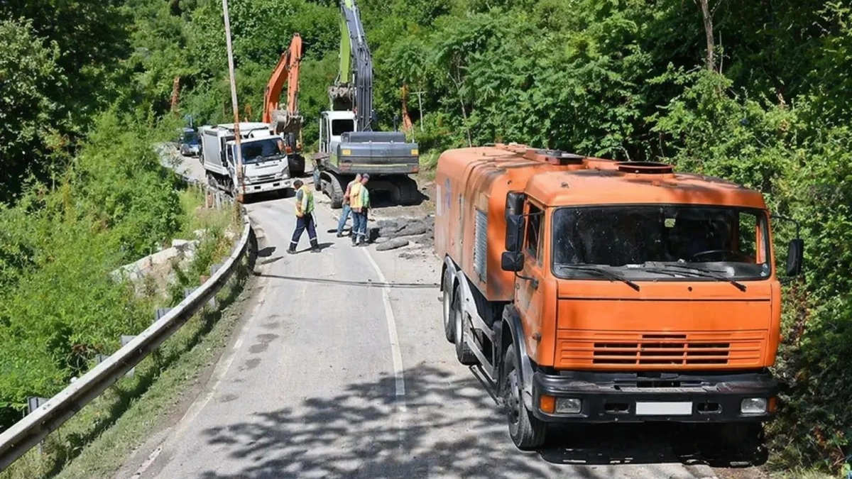 В Уч-Дере после февральского оползня восстановят дорогу на улице Чайной