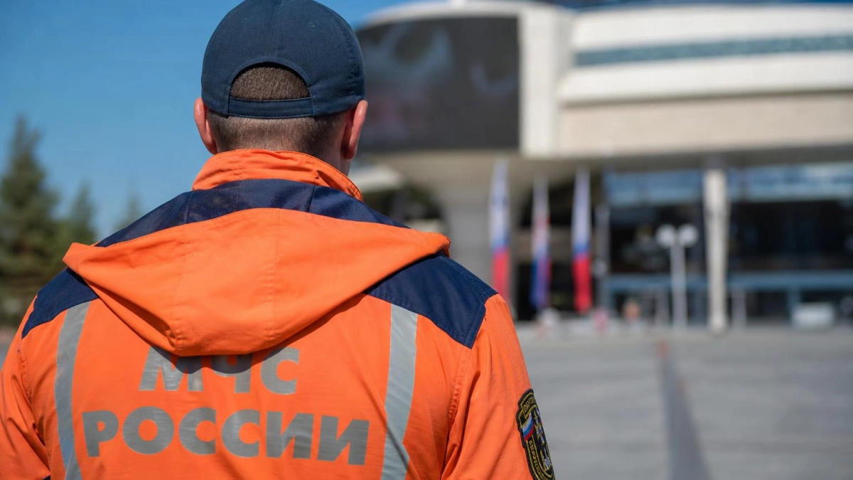 Концерт Shama в Сочи прервали из-за тревоги БПЛА, но затем продолжили