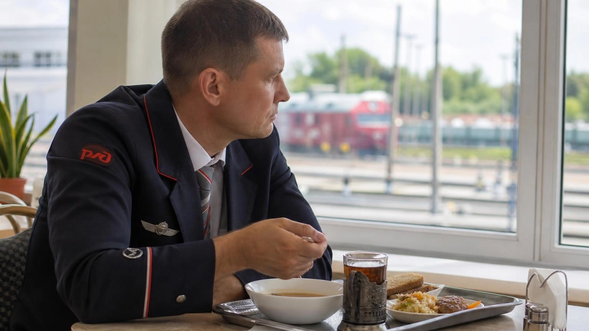 На Кубани в столовой для локомотивных бригад нашли просроченные продукты
