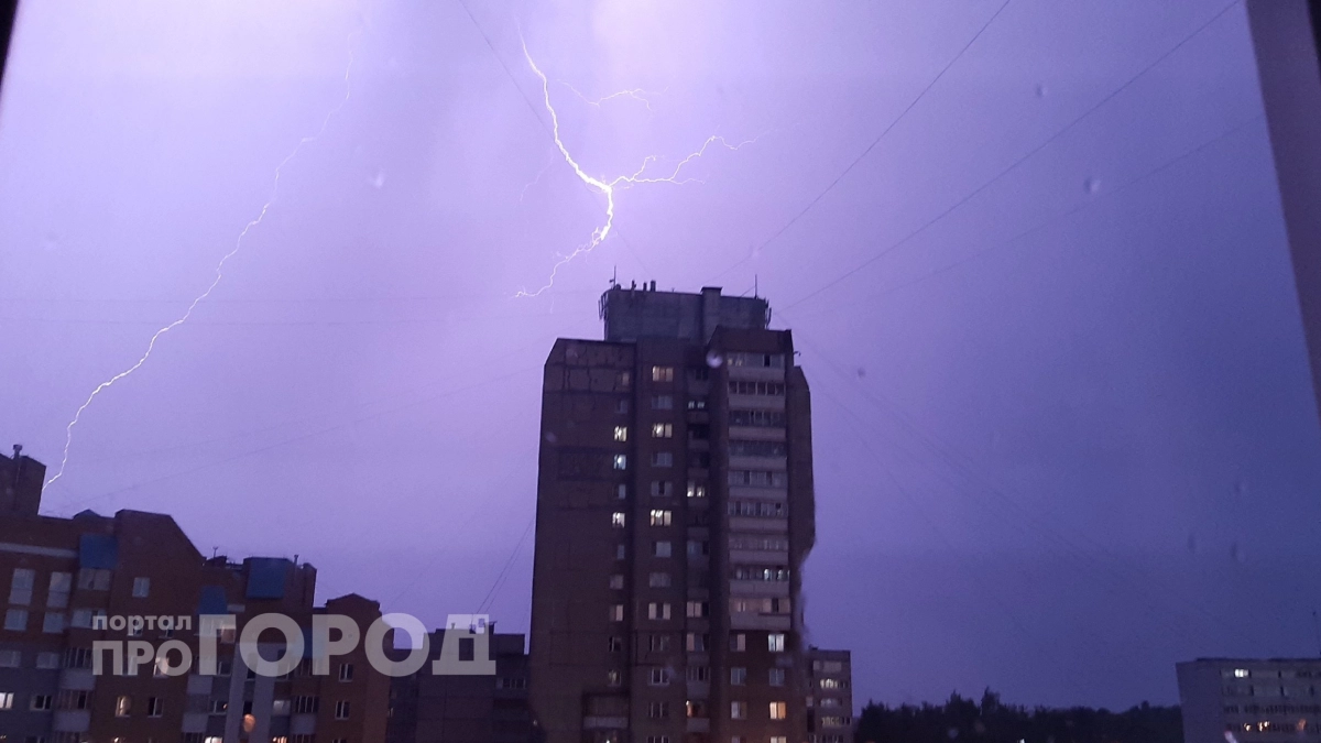 Смертельная ошибка в быту: почему во время грозы опасно прикасаться к крану и некоторым приборам дома