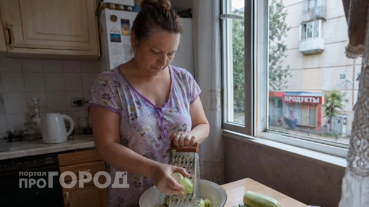 Больше не жарю кабачки по старинке: эта быстрая закуска с чесноком и медом исчезает со стола за пять минут