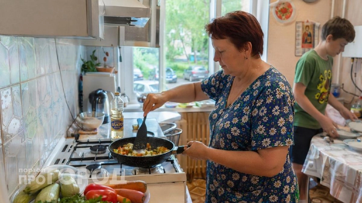 Хватит портить сковородки и еду: используйте этот простой метод нанесения масла для идеальной жарки