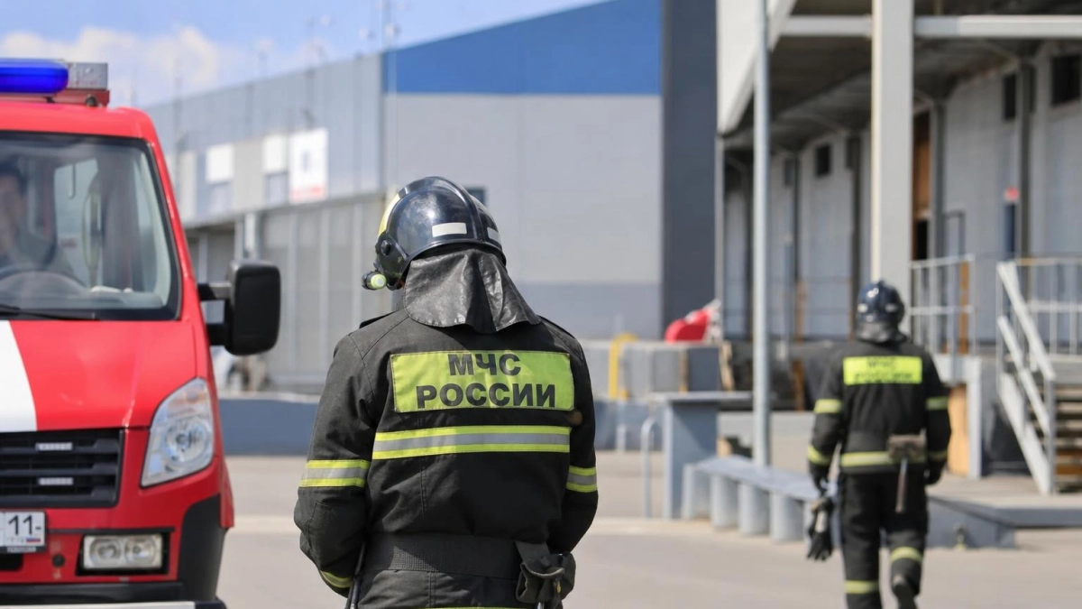 В Краснодаре после атаки беспилотников загорелись склады логистического центра