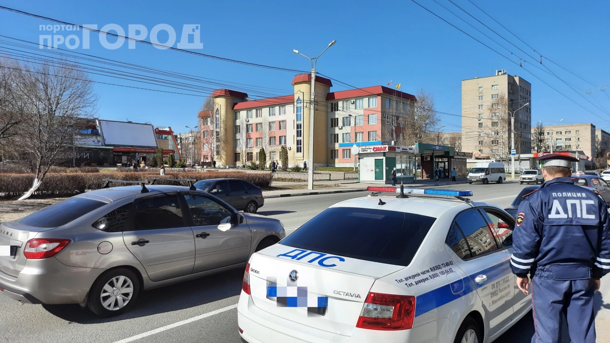 Инспектор требует открыть багажник: используйте эти три фразы, чтобы законно избежать досмотра на дороге