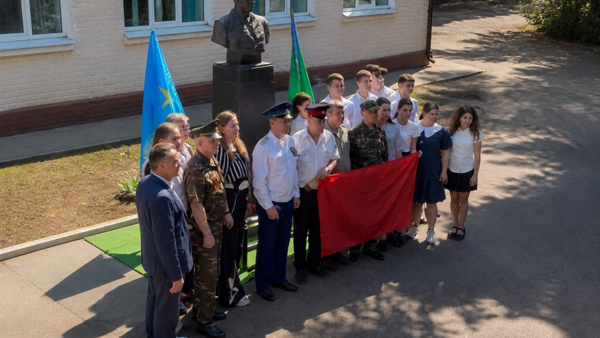 В Краснодаре митинг к 96-летию ВДВ прошел в школе имени Маргелова