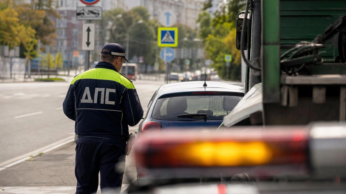 В Сочи за сутки эвакуировали более 50 машин, чаще всего у школ