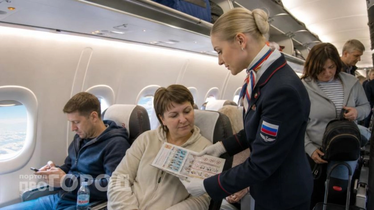 Больше не пейте воду в самолете: стюардессы раскрыли семь грязных секретов, которые изменят ваш полет