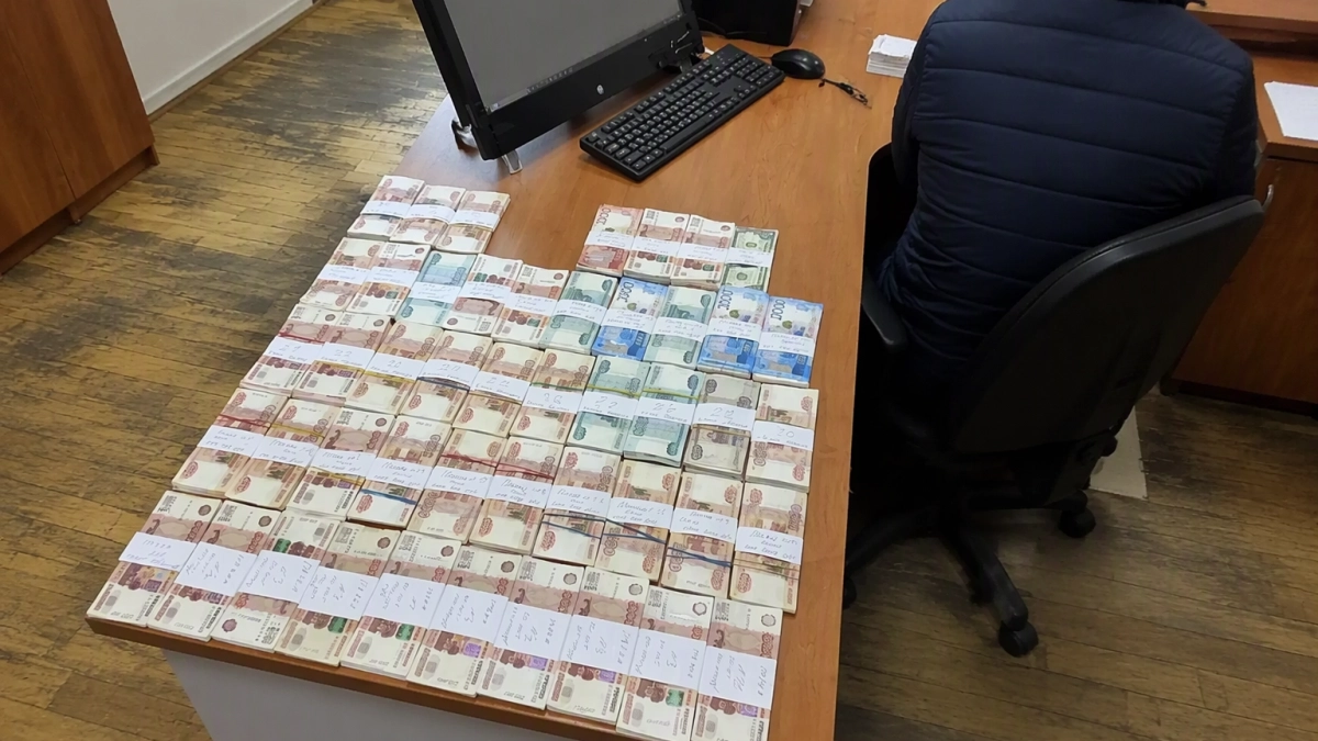 В Сочи мужчину оштрафовали на 41,1 млн рублей за ввоз незадекларированных наличных
