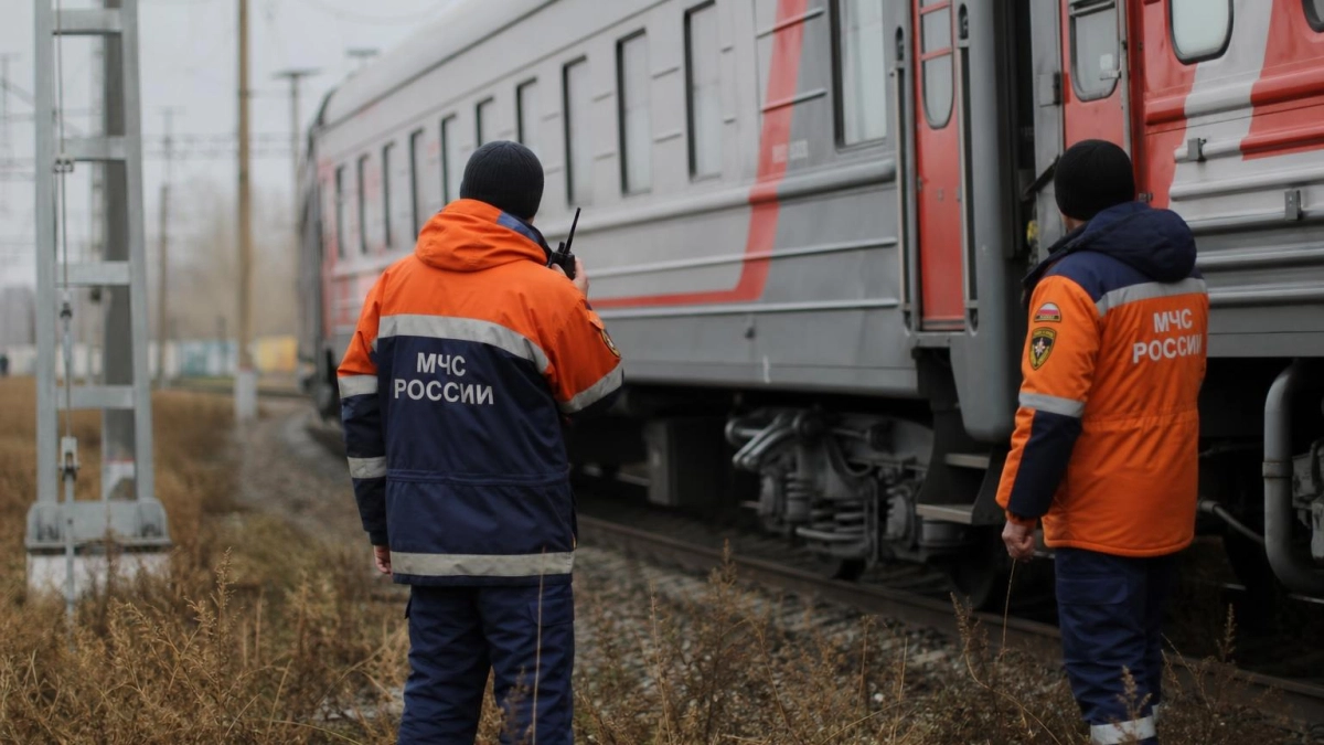 Поезд Анапа – Москва попал под атаку БПЛА: повреждены вагоны, пострадали пять пассажиров
