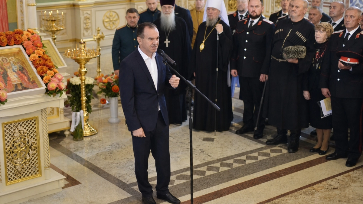 По исторической традиции: 240 кубанских кадетов приняли присягу в храме станицы Динской
